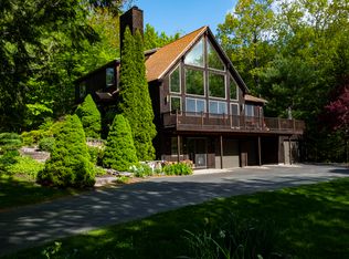 1 Summit Ter, Falmouth, ME 04105