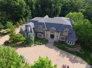 72 Bramshill Dr, Mahwah, NJ 07430