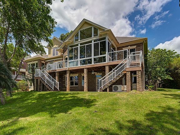 3rd image of 641 Timberlake Dr