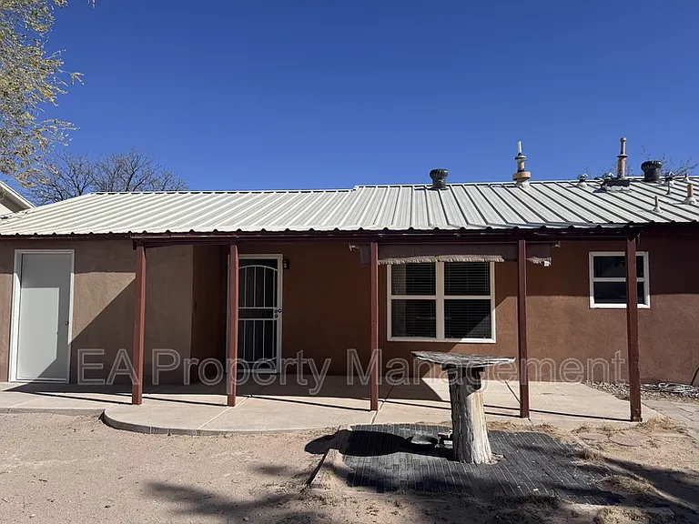 1702 Halo Cir SE — Photo 22