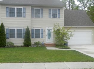 678 W Academy St, Clayton, NJ 08312