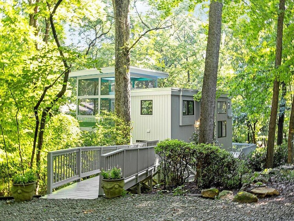 1st image of 195 Marilyn Ln