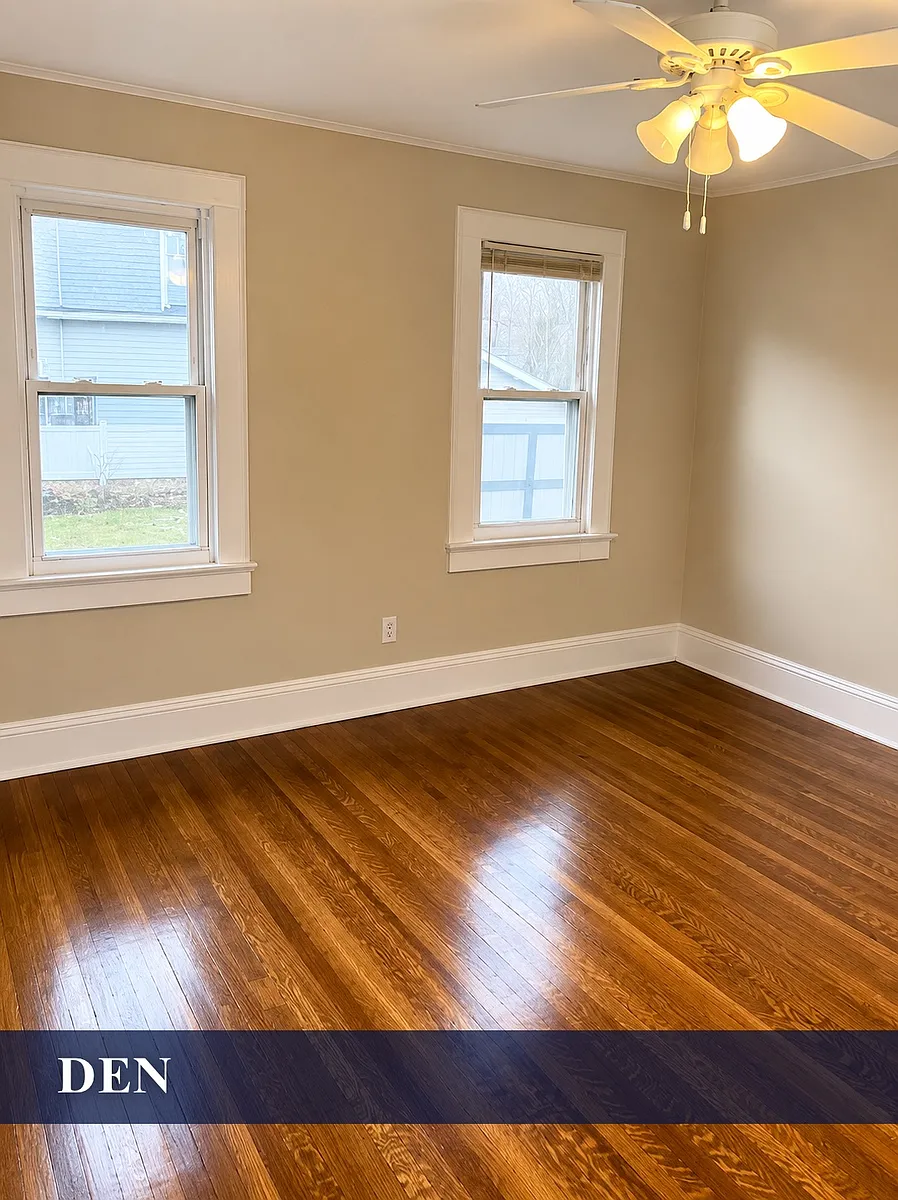 Building Photo - 404 S Maple Ave