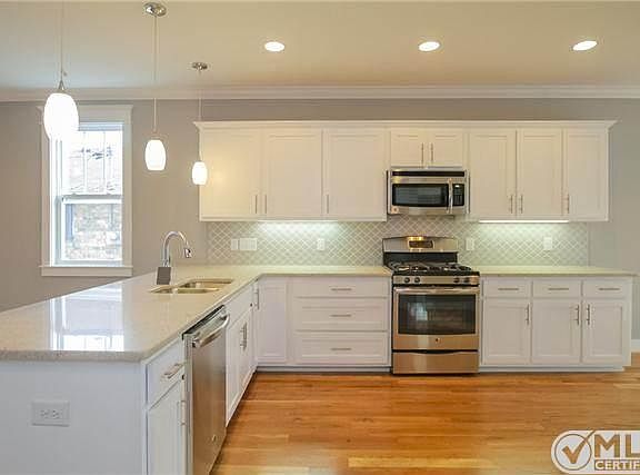 2nd image of 1215 Tremont Ave