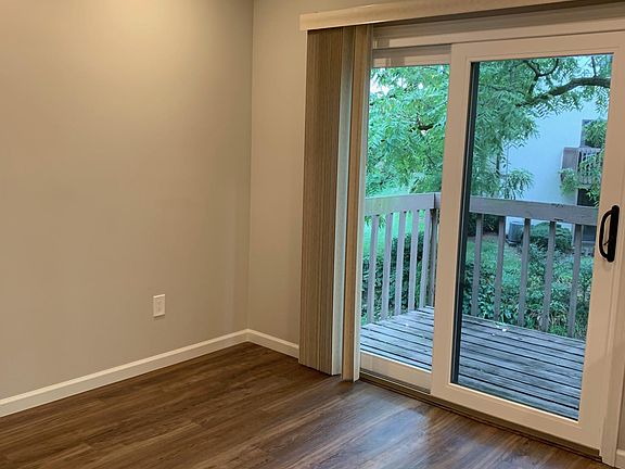 Kitchen Eating Area
