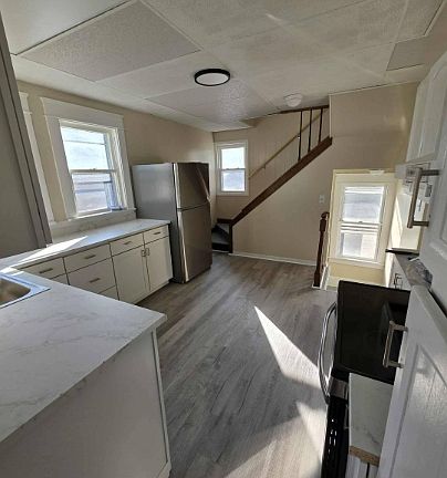3rd image of 713 W 21st St #2