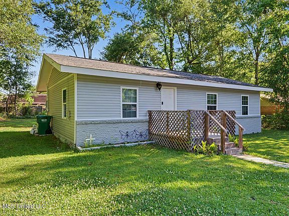 2nd image of 16098 Crestview Dr