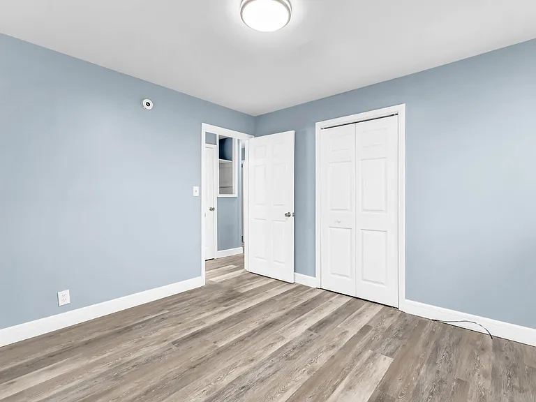 124 Yorktown Rd — Photo 16