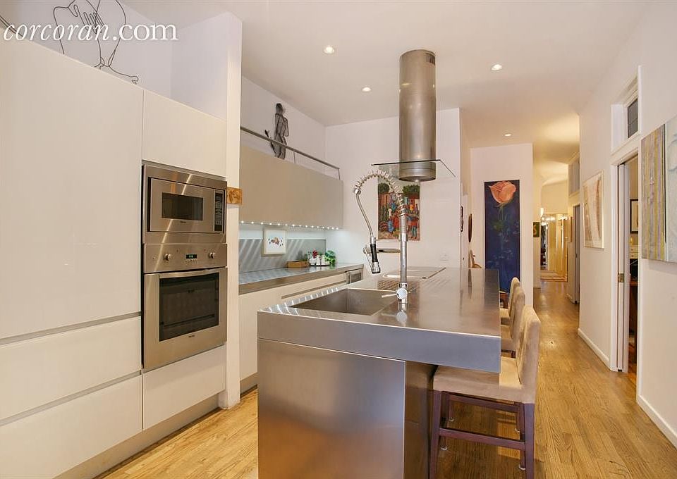 2nd image of 49 Crosby St APT 2