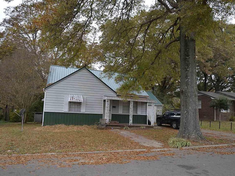 2nd image of 121 Beaumont St