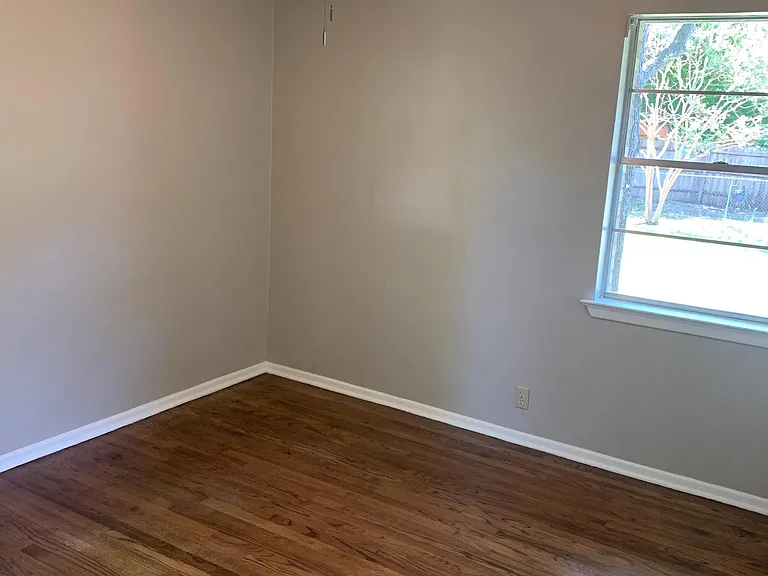 1825 Westchester St — Photo 13