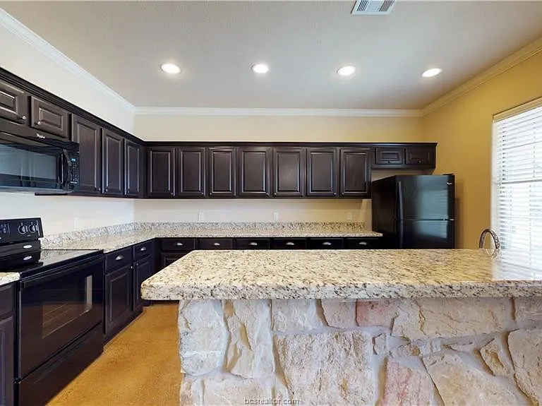 118 Kimber Ln — Photo 2