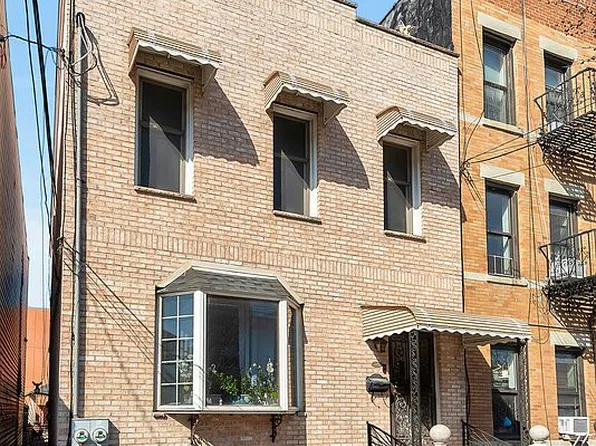 3644 11th St, Astoria, NY 11106