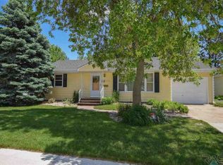 714 N Dakota St, Canton, SD 57013