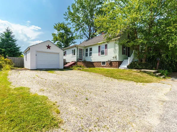 5 Bradford Street, Lewiston, ME 04240