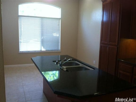 3rd image of 1970 Giuliano Way