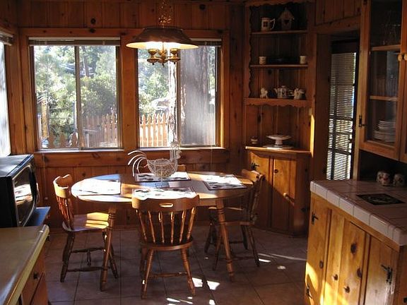 Dining area nook in kitchen