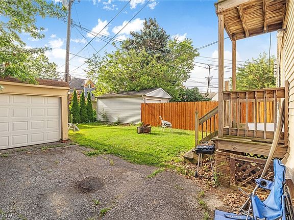 4th image of 2219 Chesterland Ave