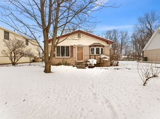 28241 Relda Dr, Brownstown, MI 48183