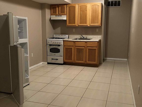 2nd image of 284 York Ave #1