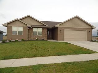 188 Rogers Dr, Williamsburg, IA 52361