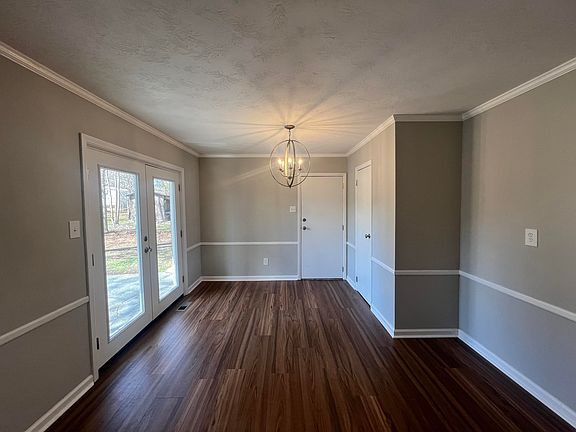 5th image of 466 Edgar Circle