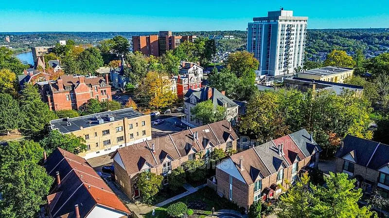 2 bed, 1.5 bath, $2,100 — Photo 4