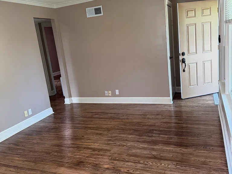1618 Grove Ave — Photo 3