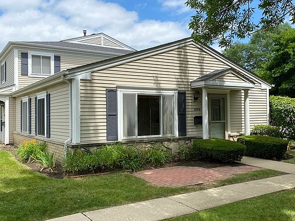 2nd image of 1540 Cove Dr Unit 242-A