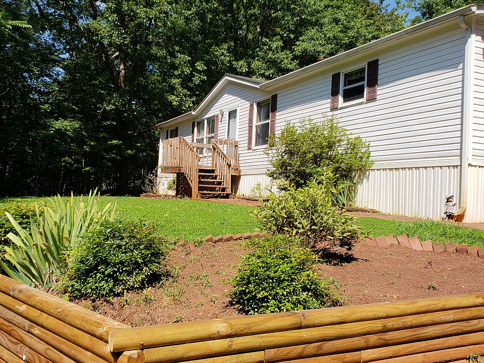 1st image of 136 Westwood Dr