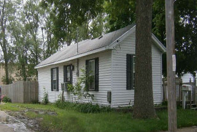 2nd image of 2103 E 25th St