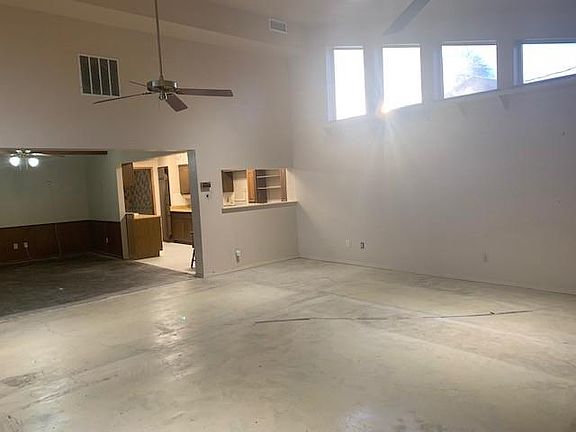 3rd image of 4409 Justice Ln