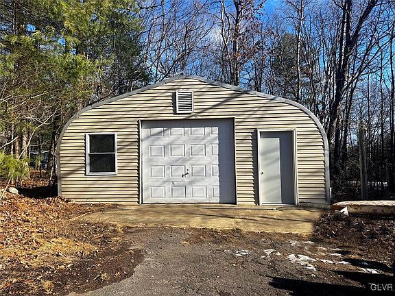 3rd image of 126 Martindale Ct