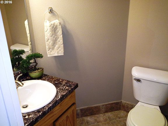 4th image of 7308 NE 44th Way