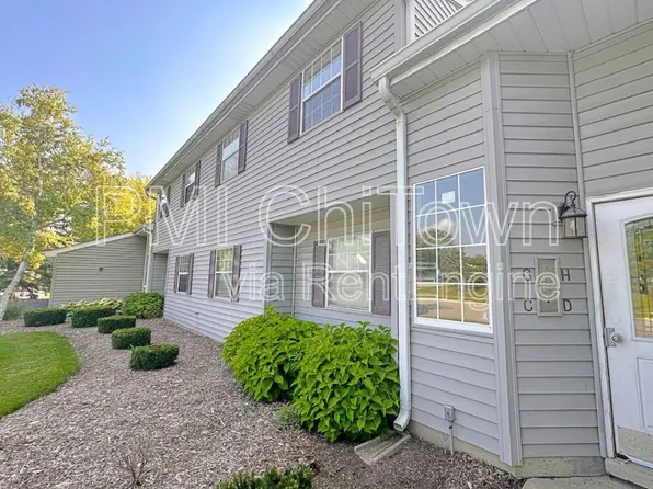 8 Gant Cir APT D, Streamwood, IL 60107