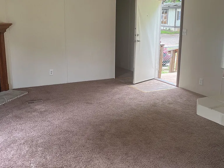 521 E Veterans Memorial Blvd #301 — Photo 5