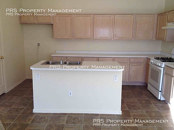 4th image of 9235 E Medina Ave