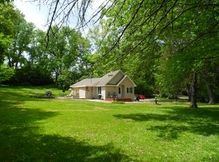 7965 Ridgeway Dr, Burlington, WI 53105