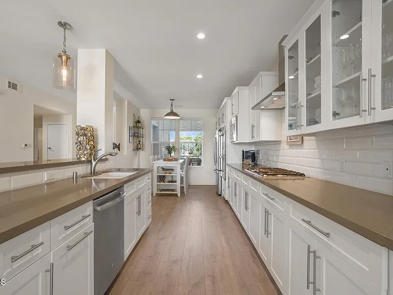 Tradewinds Dr — Photo 27