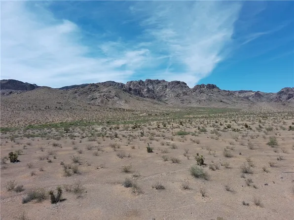 3853 S Naco Rd, Golden Valley, AZ 86413