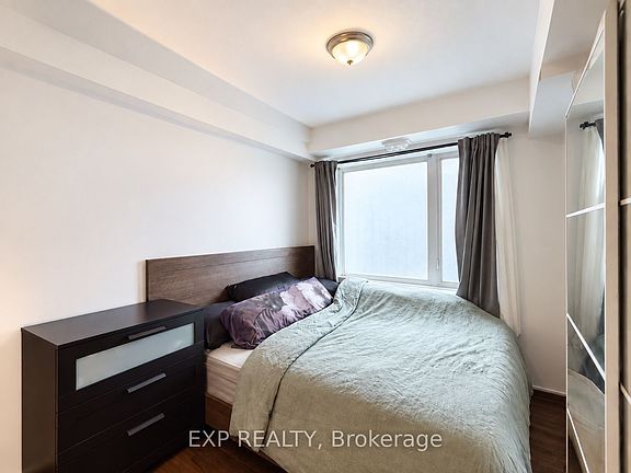 5th image of 429 Kent St #108