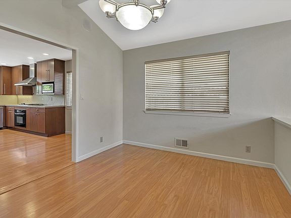 5th image of 1247 Ironbridge Way