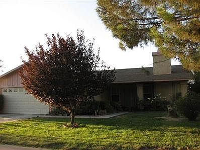 2nd image of 15216 Dakota St