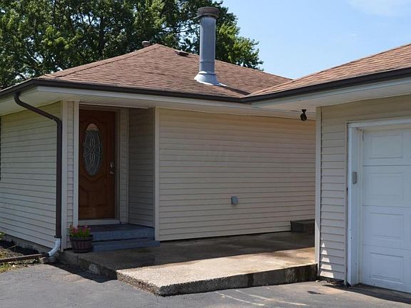 2nd image of 111 N Belmar Dr