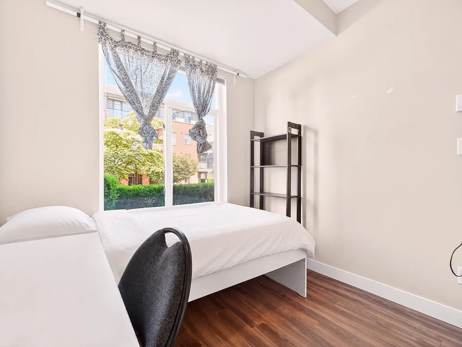 1 bed, 900 sqft, $1,550 — Photo 2