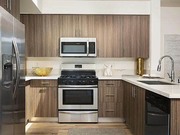 3rd image of 5229 Willowcrest Ave #206