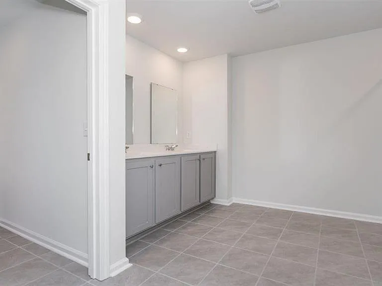 1028 Flintshire Dr — Photo 21