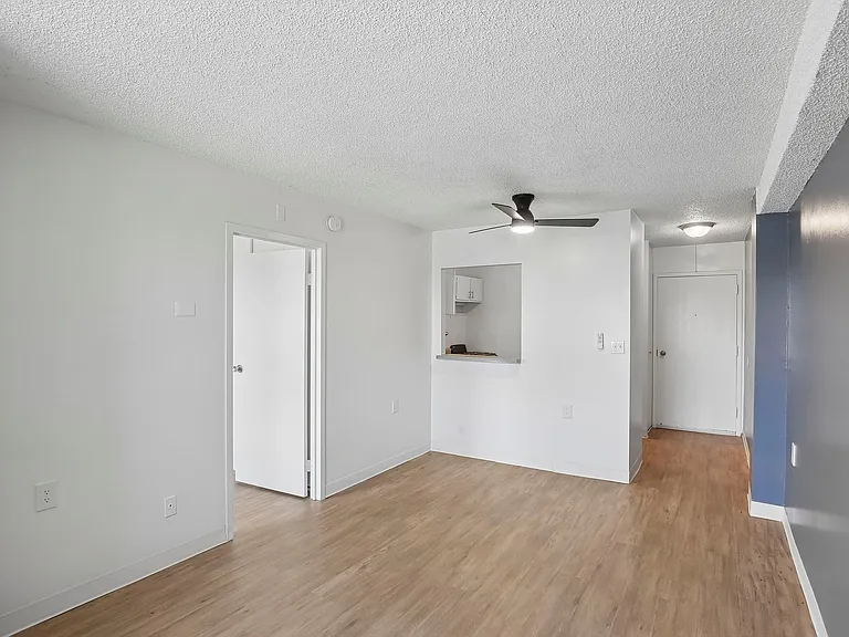 Riverview Apartments — Photo 19