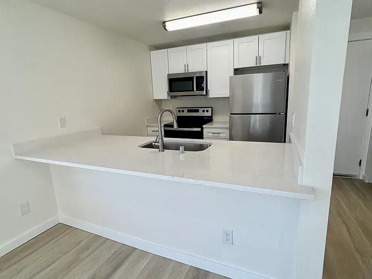 Olympic View Apartments — Photo 32