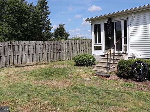 3rd image of 16786 Redden Rd